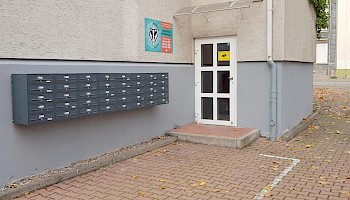 Außenansicht - Jede Wohneinheit verfügt über einen eigenen Briefkasten
